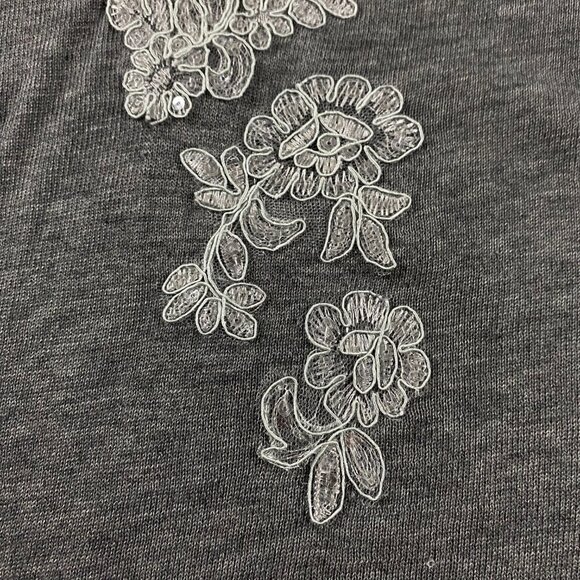 J. Jill Merino Wool Embroidered Floral Poncho Women's One Size Wrap Shawl Shrug - Picture 3 of 9